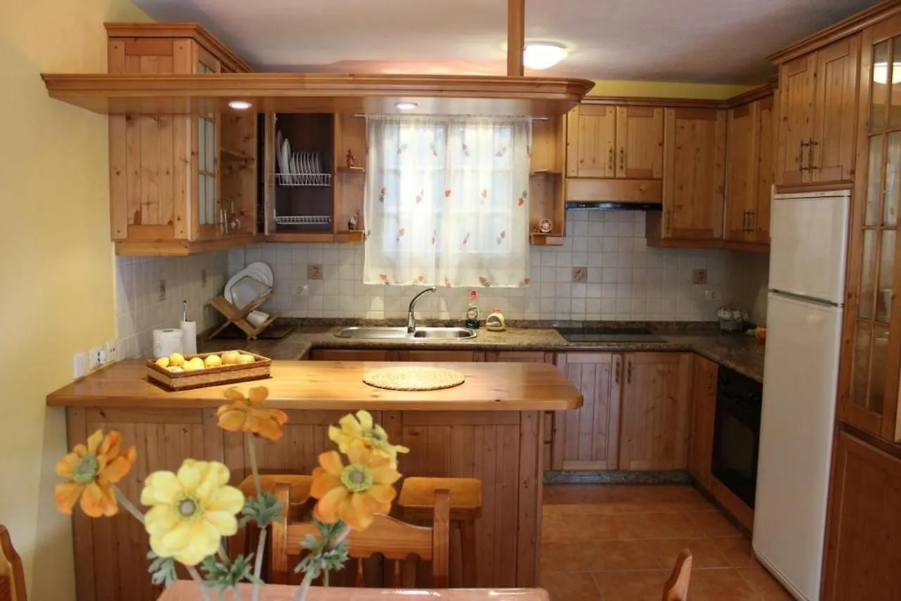 Cosy Chalet: Panoramic Views in Icod De Los Vinos 0*,  Spain