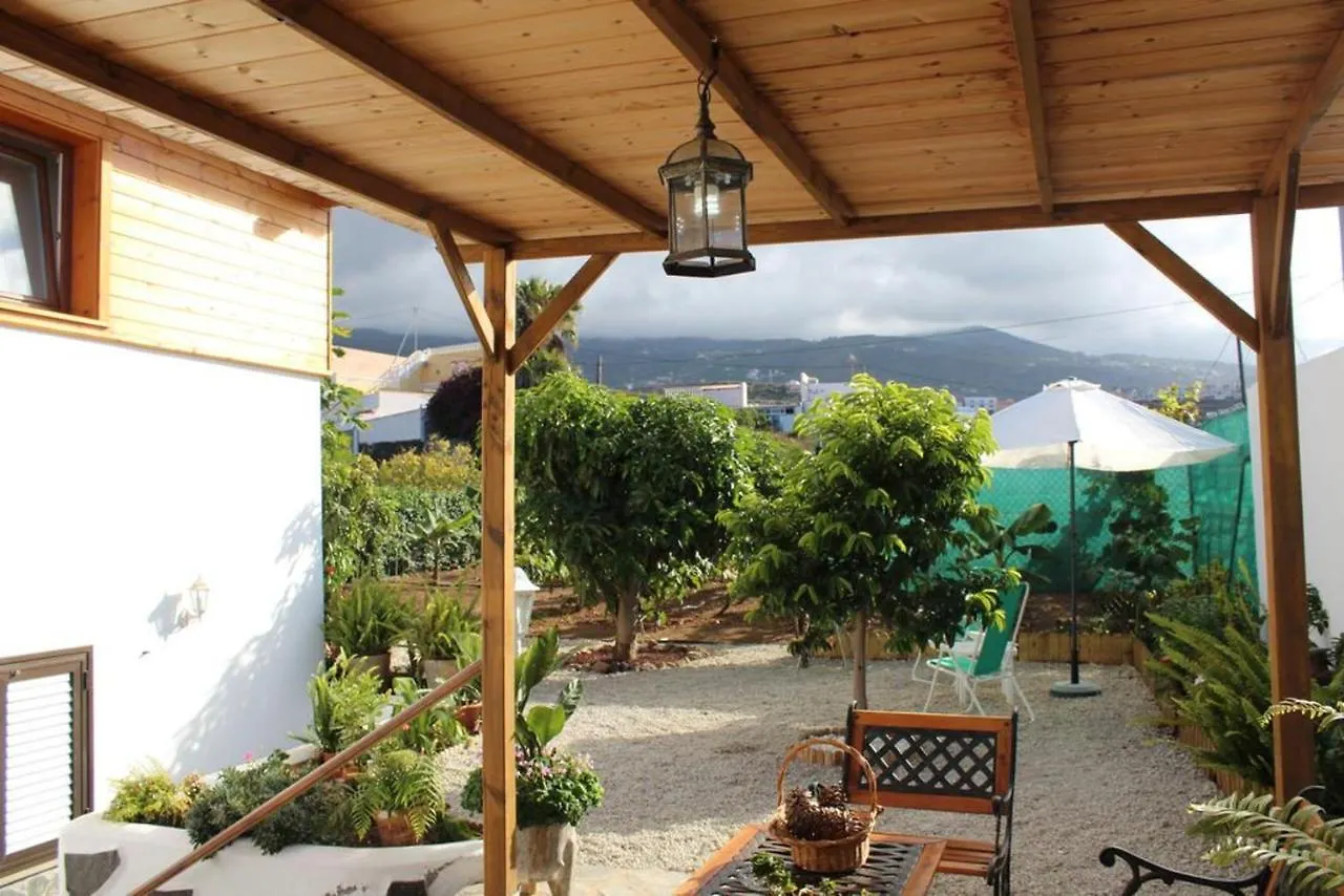 Cosy Chalet: Panoramic Views in Icod De Los Vinos