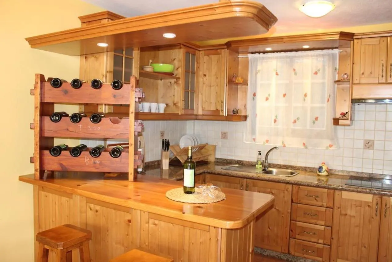 Cosy Chalet: Panoramic Views in Icod De Los Vinos Chalet